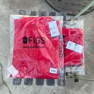 Pop Red Rafaela oversized small scrub top + Zamora small petite joggers